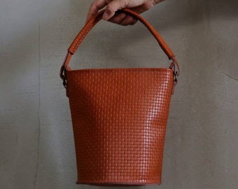 Woven Vegan Leather Bucket Bag,Top Handle Cylindrical Bag Basket Pouch,Vegan Leather Rattan Purse,Crossbody Cinch Shoulder Women Round Bag