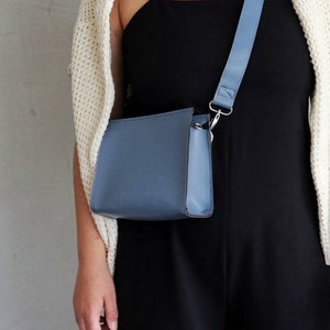 Riñonera azul pastel, Riñonera convertible de piel vegana con correa, Riñonera, Riñonera, Monedero de piel vegana, Bolso pequeño azul claro