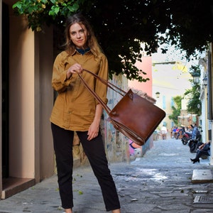 Shoulder Bag,Vegan leather handbag,Brown leather purse,Tote bag with zipper pocket,Faux leather purse,Minimalist knot bag,vegan gift for her image 4