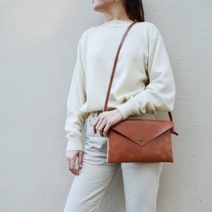 Brauner veganer Leder Umschlag,Cognac Knoten Tasche,Abnehmbarer Riemen Geldbeutel,Cabrio Tasche,Faux Eco Leder Tasche,Hochzeits Clutch Geldbörse,Handgefertigte Tasche