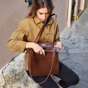 Shoulder Bag,Vegan leather handbag,Brown leather purse,Tote bag with zipper pocket,Faux leather purse,Minimalist knot bag,vegan gift for her image 2