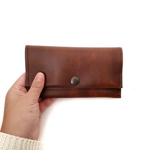 Cartera vegana marrón, funda para tabaco, monedero de cuero ecológico vegano, cartera grande y delgada, cartera grande con bolsillo con cremallera, cartera unisex, regalo vegano