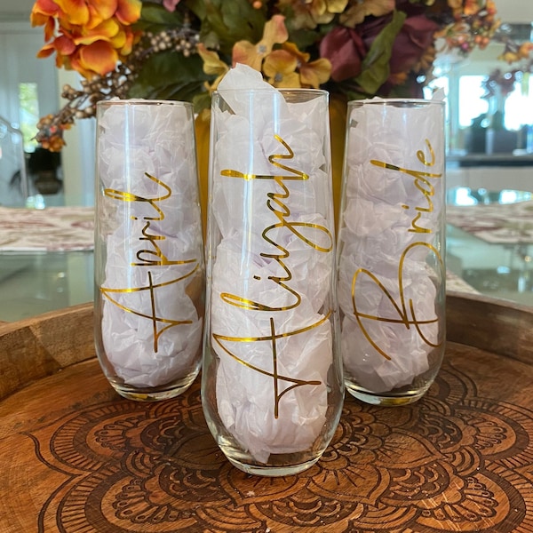 Personalized Champagne Flutes - Personalized Bridesmaid Gift - Bridal Shower - Be My Bridesmaid- Bridesmaid Proposal - Bachelorette Party