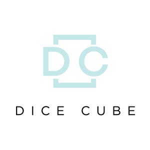 Puede incluir: Un logotipo azul claro con las letras "DC" dentro de un cuadrado. El texto "DICE CUBE" est&aacute; debajo del logotipo.