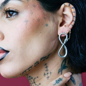 Boucles d'oreilles python Ouroboros Infinity en argent sterling massif ou or 14 carats - Bijoux serpent serpent image 2