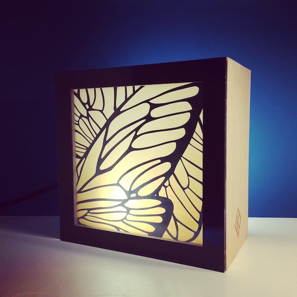 LAMPE KINO Lampe à poser en bois "ailes de papillon"