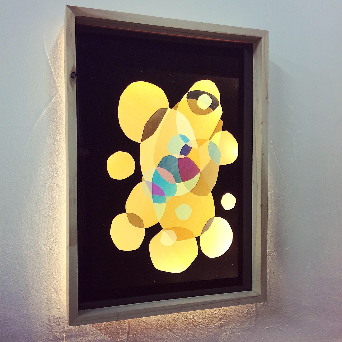 Applique Murale Vitrail en Bois et Verre Modèle Unique Les Galets