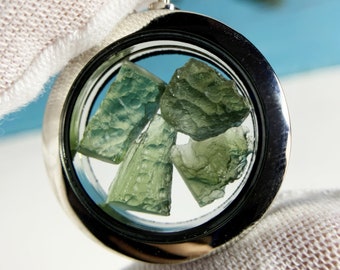 Czech moldavite crystal necklaces, Jewelry, Healing Crystal Necklace moldavites, Rare Crystal Meteorite Pendant / genuine Moldavite tektite