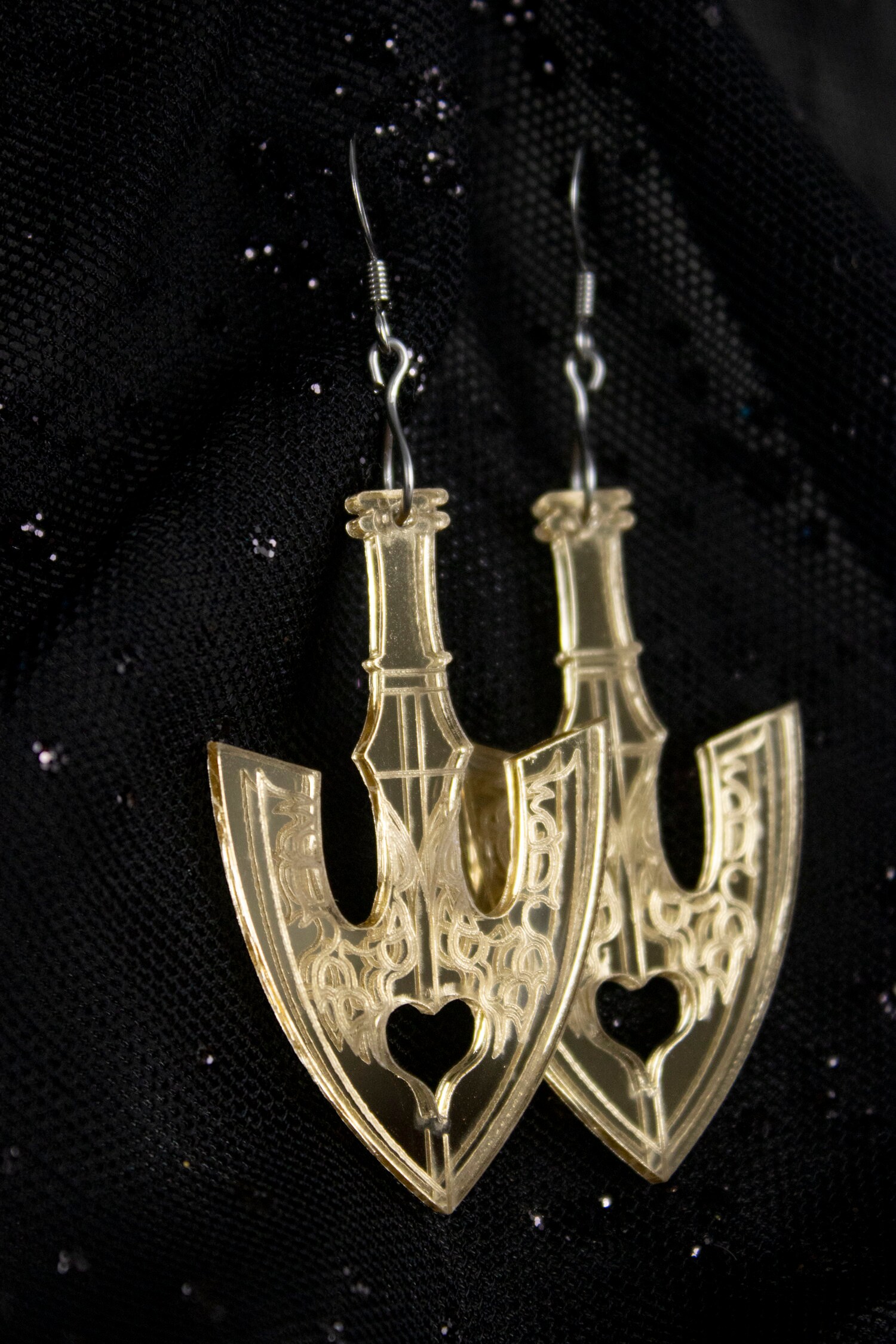 Stand arrow deals necklace
