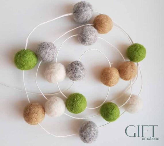 Guirlande De Boule De Feutre De Laine Guirlande De Pom Pom Etsy