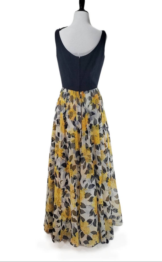 Vintage 1960's Black, White, and Yellow Floral Fo… - image 4