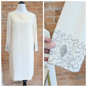 Vintage 1960er Klassisches Beige Etuikleid - Vtg 60er Jahre Perlenärmel Kleid - Größe M