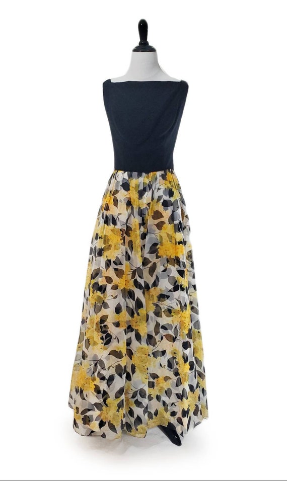 Vintage 1960's Black, White, and Yellow Floral Fo… - image 2