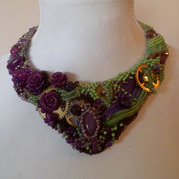 Vendu (France) necklace with shibori silk, roses and cogs.