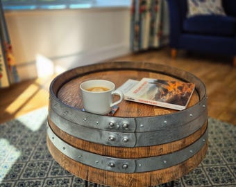 Mesa de centro de barril de whisky, roble escocés recuperado con patas de horquilla, hecha a mano, estilo rústico industrial.
