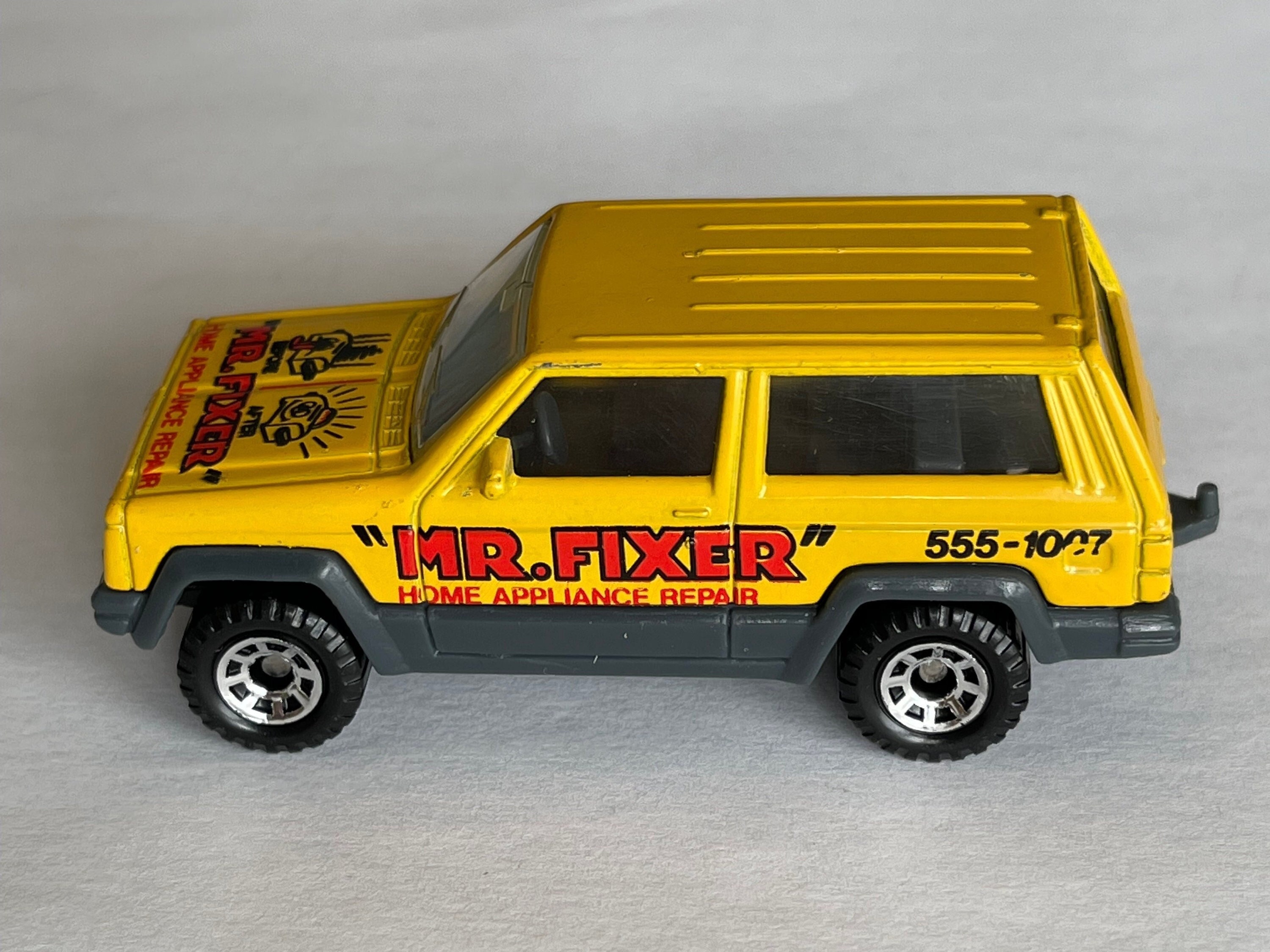 Matchbox Jeep Cherokee Silver MB27 with box 