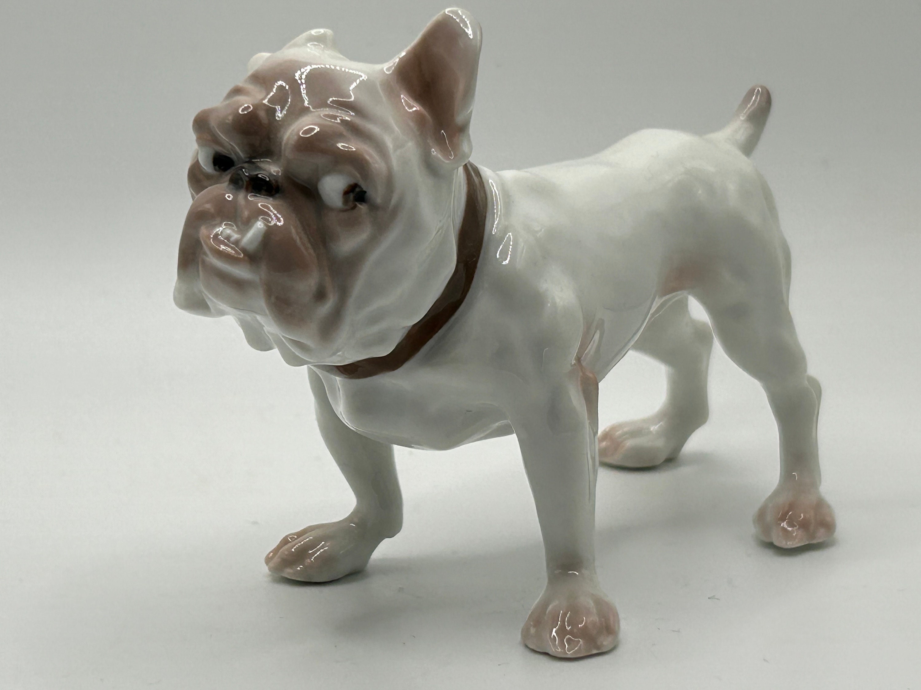 B&G Bulldog Figure (1676) Denmark 4.25” Bing + Grondahl; Side Eye