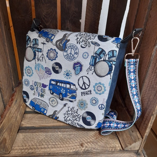 Schultertasche handgemacht  mit VW Bus Motiv