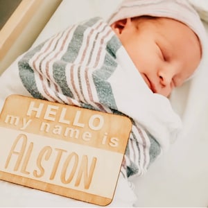 Custom Baby Name Sign Hospital Welcome 3D Hello Name Announcement Plaque Laser Cut Wood Photo Prop Sign Design Trendy