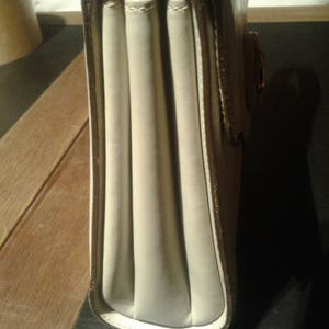 Beautiful Gucci 1960 pale Gray handbag Unique item image 3