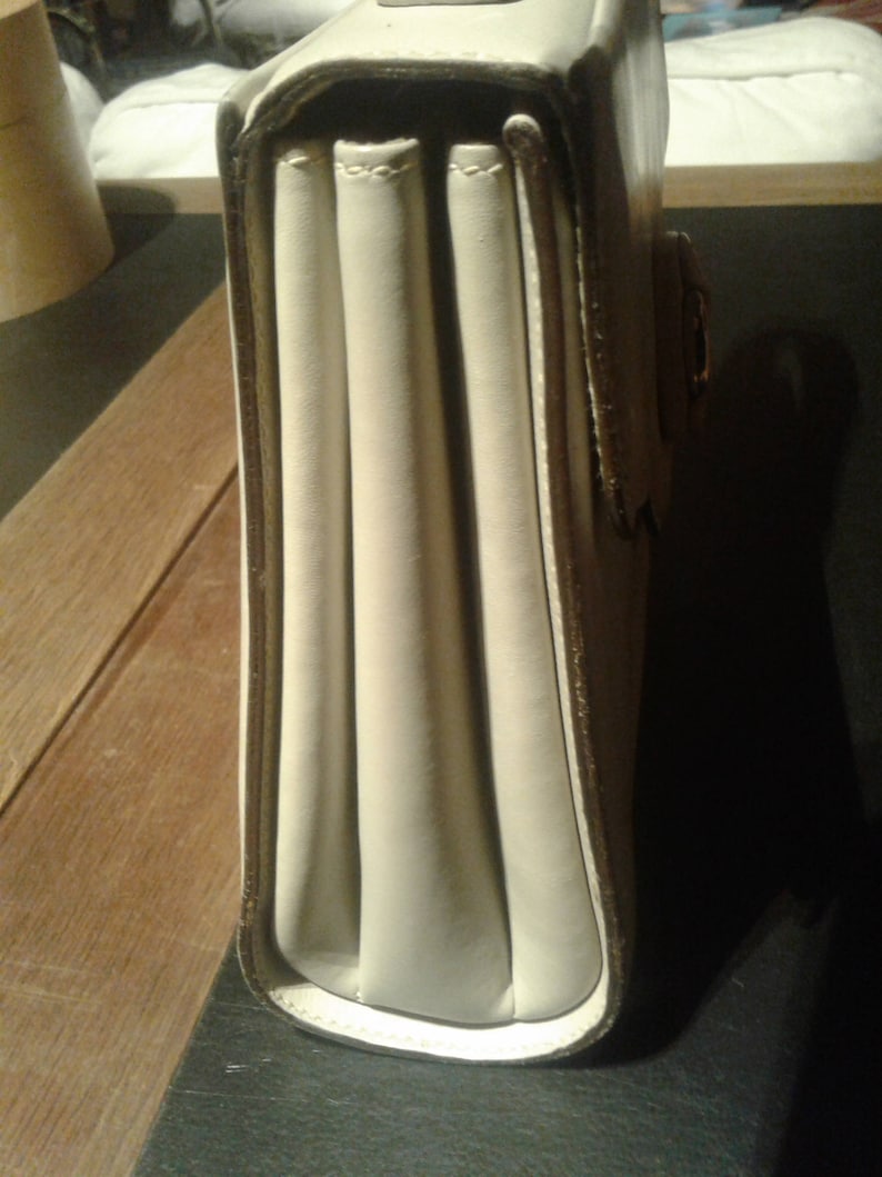 Beautiful Gucci 1960 pale Gray handbag Unique item image 3