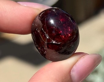 Garnet Tumble Stone | Crystal for Passion, Energy & Protection | Root Chakra Healing and Vitality Stone, January birthstone