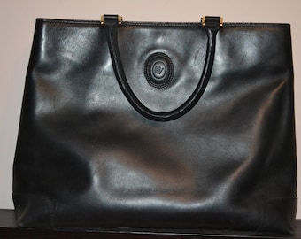 Vintage black leather handbag