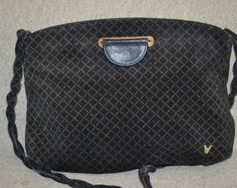 Vintage 'V' shoulder leather bag