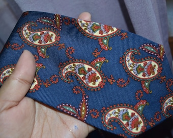 Vintage Courreges silk tie