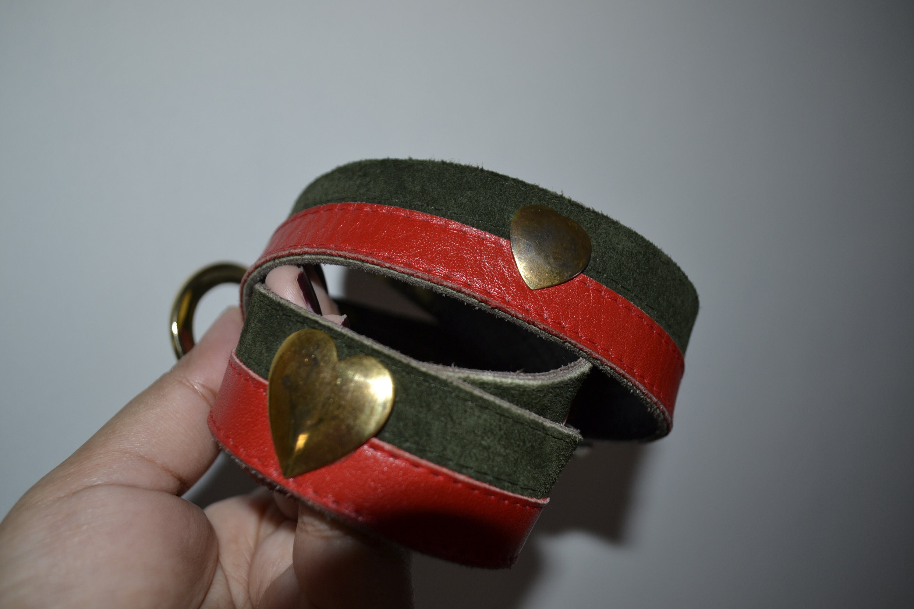 Vintage Red Leather Waist Belt with Gold and Green Buckle with golf detail 90s Skinny Red Leather Belt With Gold Buckle, Small, 90s  main image 2