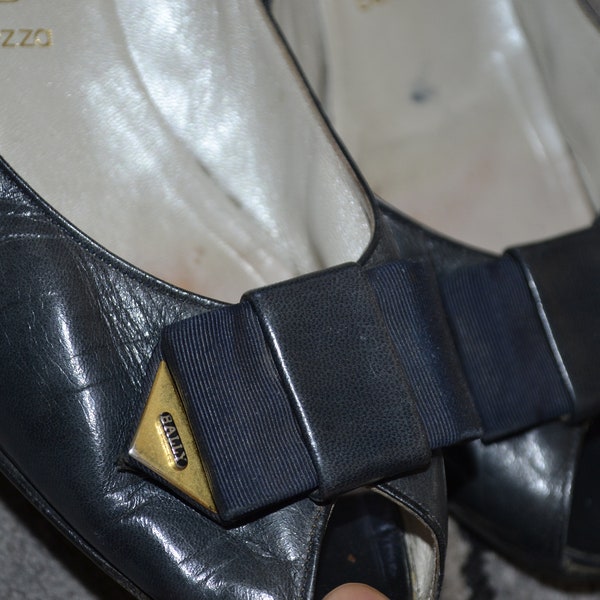 Vintage Bally medium heel shoes