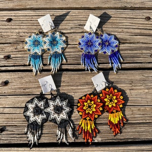 Beaded Earrings, Mexican Beaded Flower Dangle Earrings, Bead earrings, Mexico earrings, Huichol Earrings