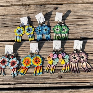Beaded flower Earrings, Mexican Beaded Flower Dangle Earrings, Bead earrings, Mexico earrings, Huichol Earrings, floral earrings