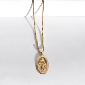 Mary Pendant Necklace, Gold Necklace, Gold Filled Necklace, Coin Necklace, Gold Pendant Necklace, Religious Pendant Necklace