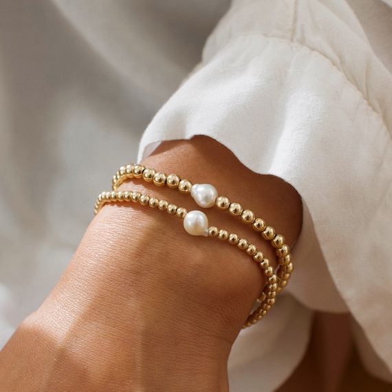 Pearl and outlet gold bead bracelet