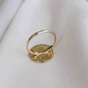 Medaillonring, gouden muntring, instructiering, oude muntring afbeelding 3