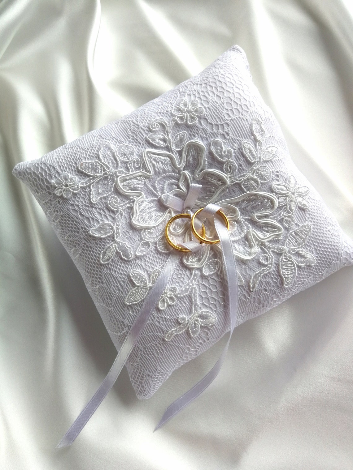 Wedding Ring Pillow/ Ring Bearer Pillow/ Wedding Pillow/ Wedding Ring