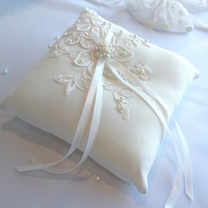 Cuscino per fedi, cuscino per matrimonio, cuscino per portatore di fedi, cuscino in crepe, cuscino per fedi, avorio