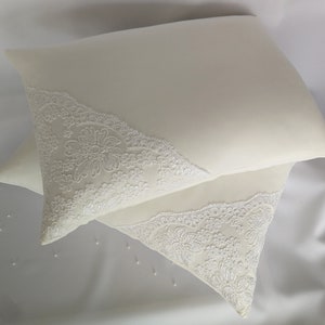 Set of 2 ivory wedding kneeling pillows/Ceremony pillow/taffeta silk and lace pillows for wedding/
