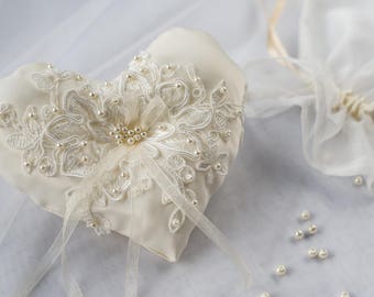 Wedding Ring Pillow / Ring Bearer Pillow / Ring Pillow with Spanish Lace / Ivory Ring Pillow / Silk Satin Ring Bearer Pillow with Pearl