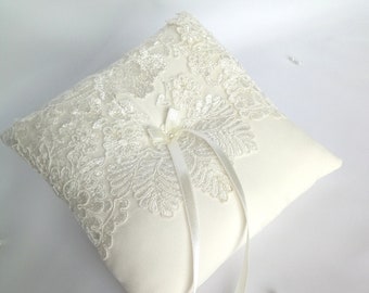 Wedding Ring Pillow/ Ring Bearer Pillow/ Wedding Pillow/ Wedding Ring Pillow/ Ring Bearer/ Lace Ring Pillow/ Classic wedding/ Wedding rings