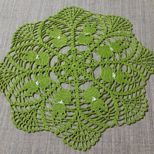 Crochet green Easter doily/Easter table decoration/bunnies doily/round doily/spring napkin/crochet doily/lithuania/ready to ship