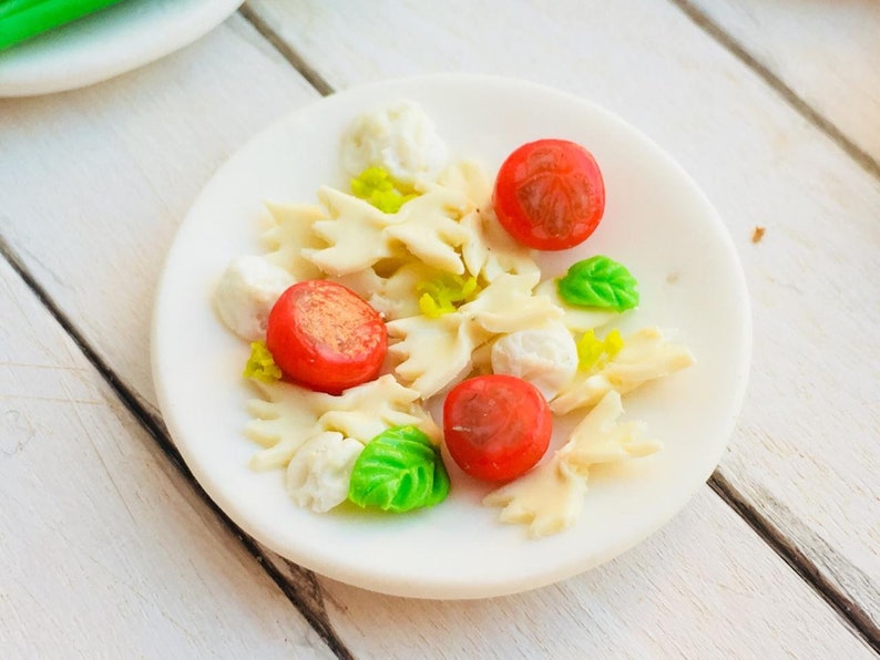 Pasta for dolls made of polymer clay in scale 112 and 16