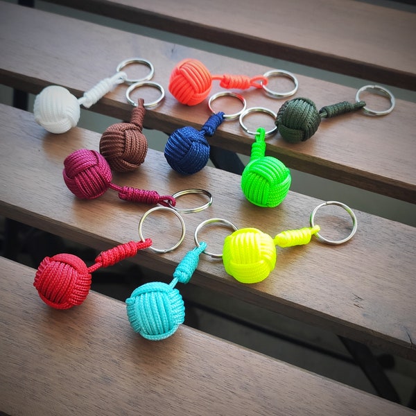 Mini "Monkey Fist" paracord key ring with 15 mm stainless steel ball in the center