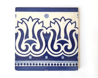 Vintage Portuguese Wall Tile in Blue Floral Pattern From 50&#39;s. Decorative Vintage Portuguese Blue Tile.