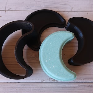 Crescent Moon Bath Bomb Mold