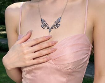 Wandelbare Schmetterlingskette - 105 cm Gesamtlänge Halskette & Bauchkette - Y2K Stil Körperschmuck mit Verlängerung - Feenflügel Anhänger Geschenk