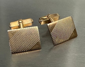 Elegant vintage men's gold-tone cufflinks