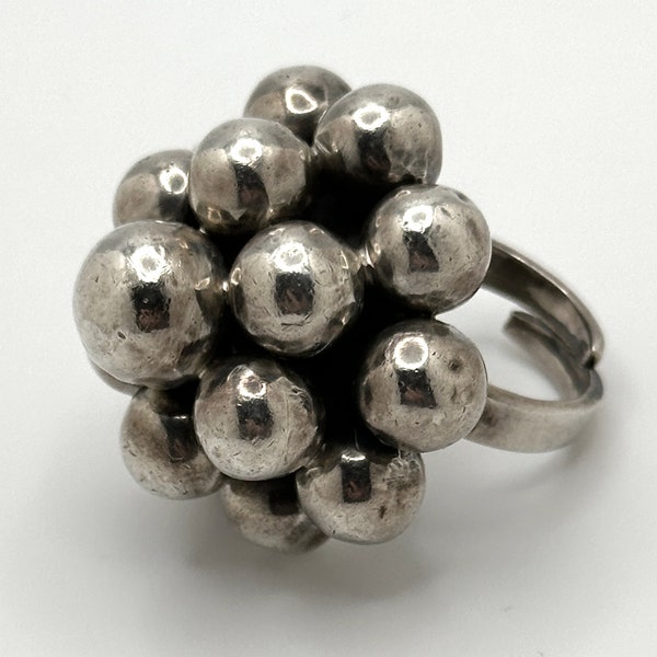 Dramatic vintage Mexican sterling silver ball cluster ring. Signed.