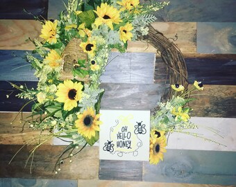 Summer Sunflower Bee-Themed Wreath